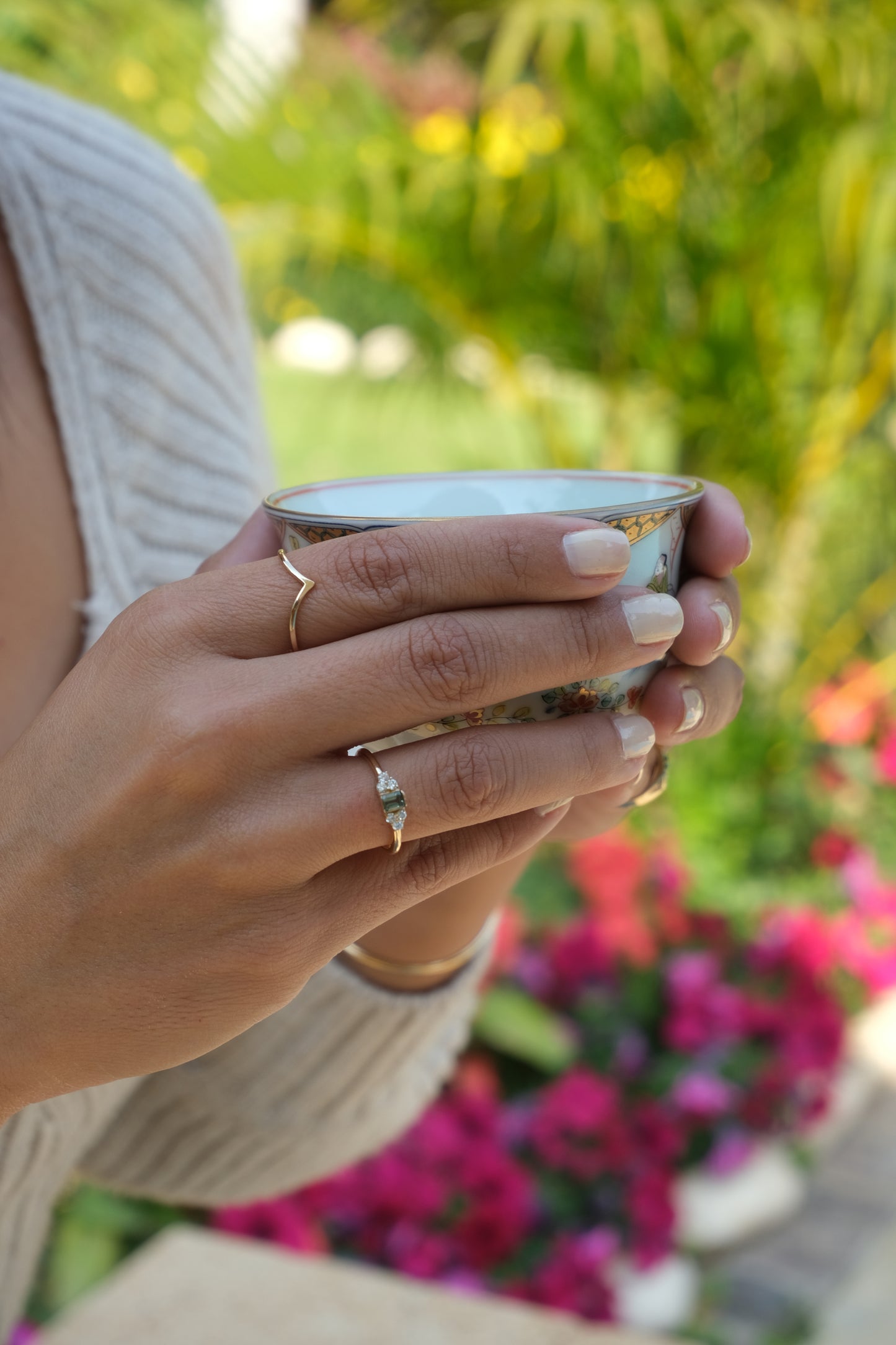 V Shape Ring - R37