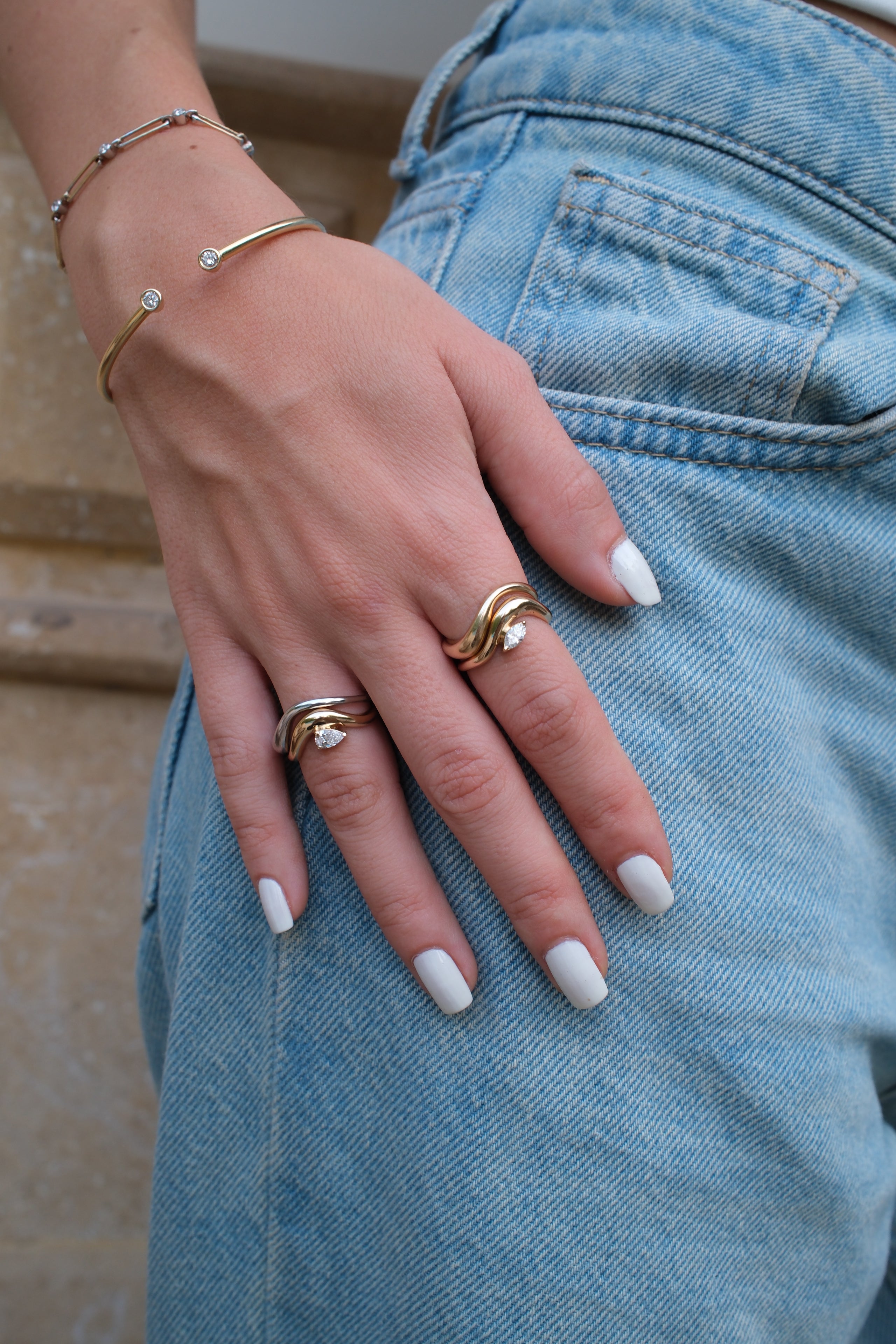 Curved Pear Ring - R75