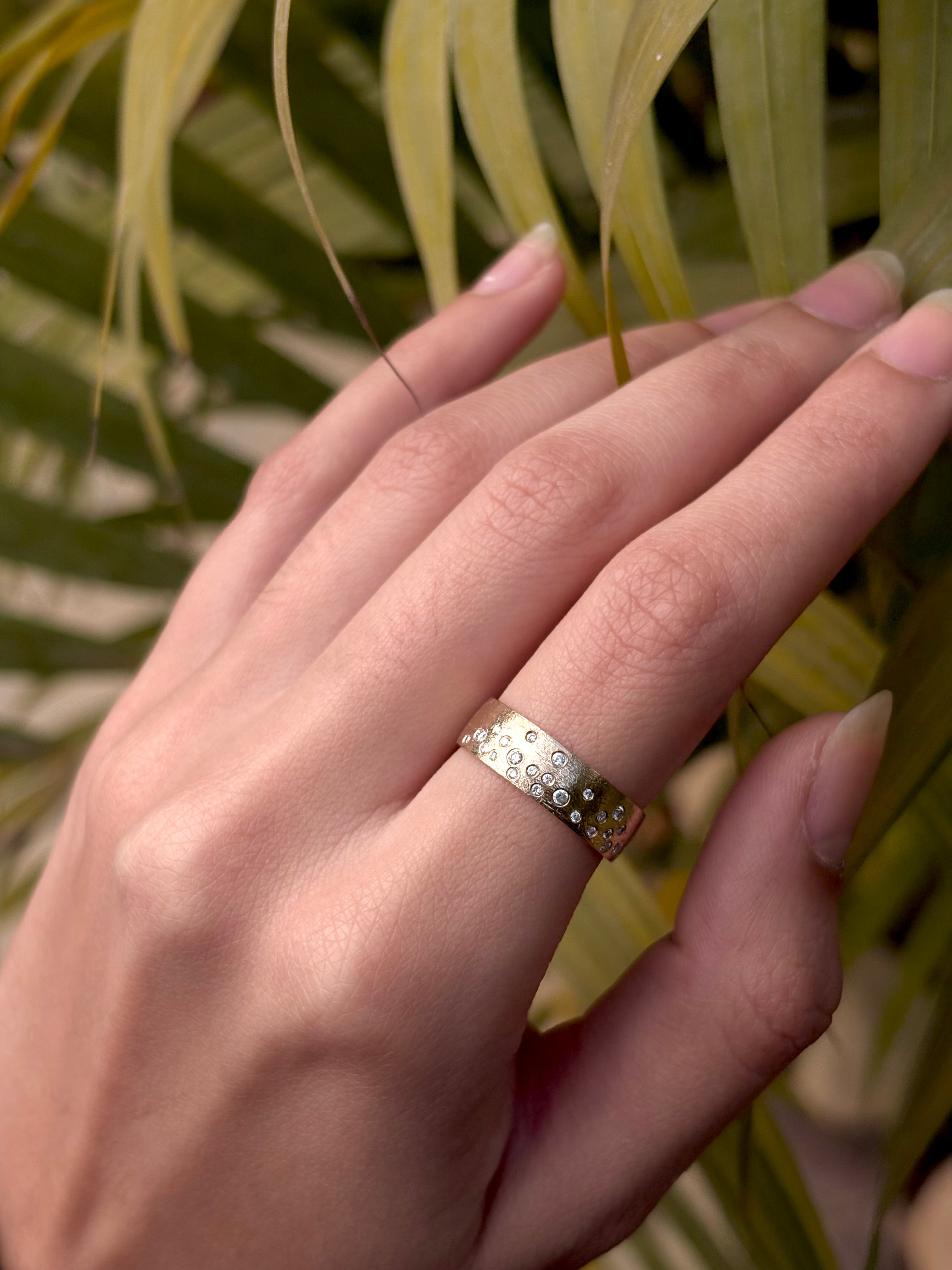 Chunky with Stones Band - R58