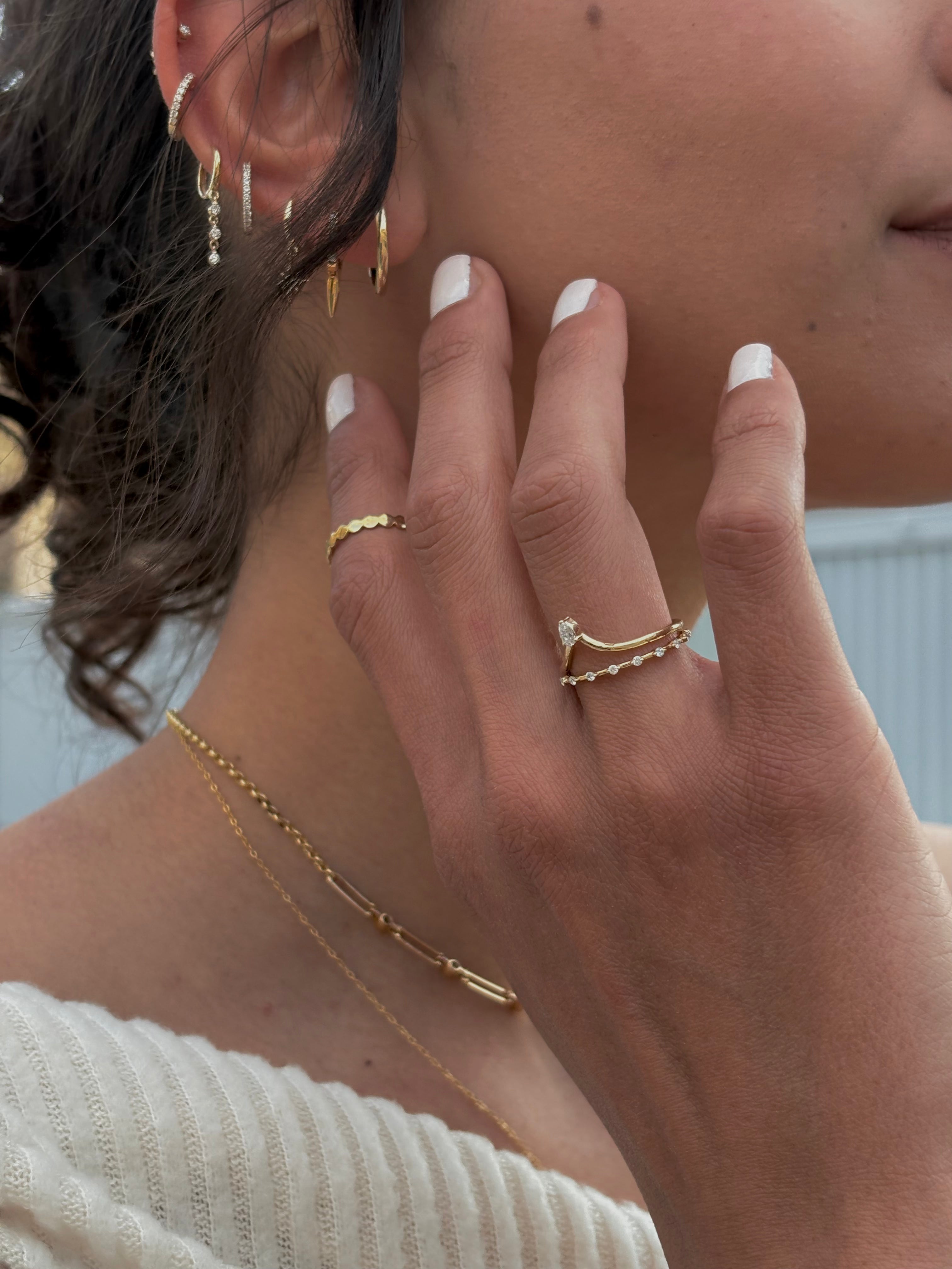 Pear V Ring - R67
